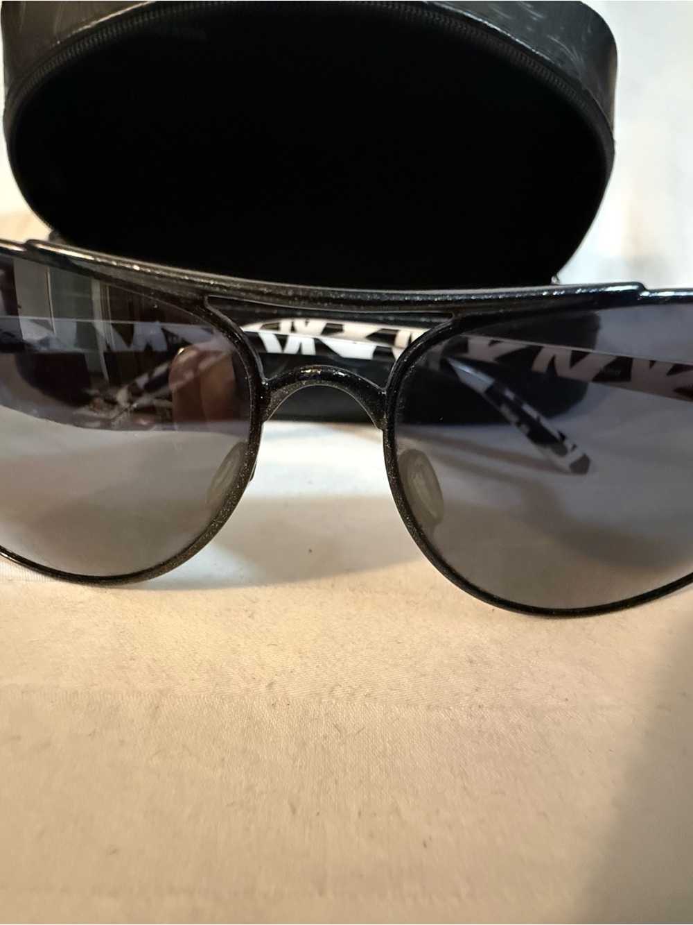 Black Oakley Aviator Sunglasses with Gradient Lenses
